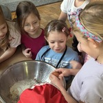 6-latki z gr.VI przygotowują się do Świąt Bożego Narodzenia