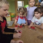 6-latki z gr.VI przygotowują się do Świąt Bożego Narodzenia