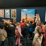 Wycieczka grup Żabek i Misiów do kina Helios