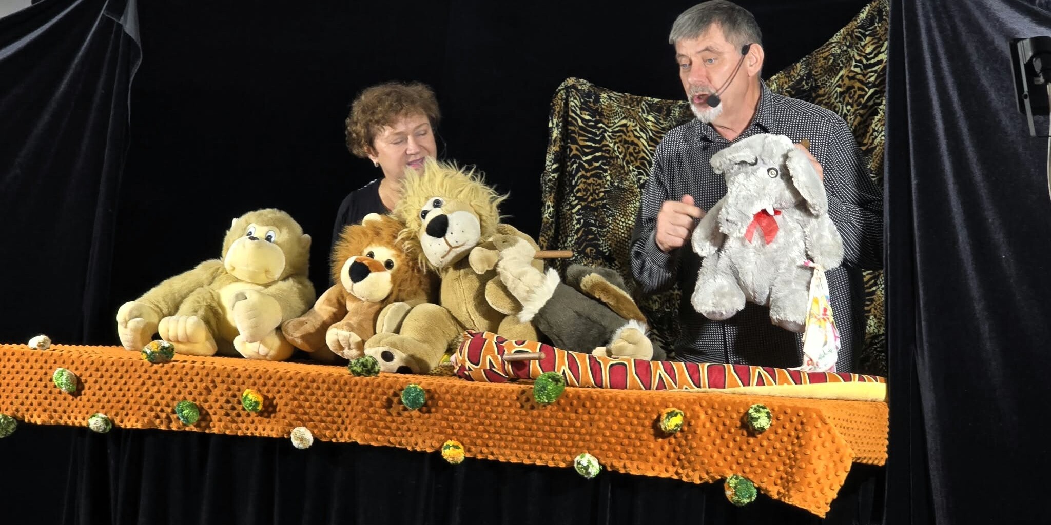 SIŁA PRZYJAŹNI - Teatrzyk „CoNieco” – „Królem być”