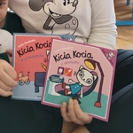 Czytanie na dywanie w grupie 3.