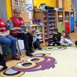 Spotkanie pokoleń - wizyta Klubu Seniora PCK w przedszkolu