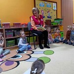 Spotkanie pokoleń - wizyta Klubu Seniora PCK w przedszkolu
