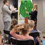 Czytanie z Wyobraźnią – wizyta Tygrysków w bibliotece osiedlowej