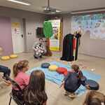 Czytanie z Wyobraźnią – wizyta Tygrysków w bibliotece osiedlowej